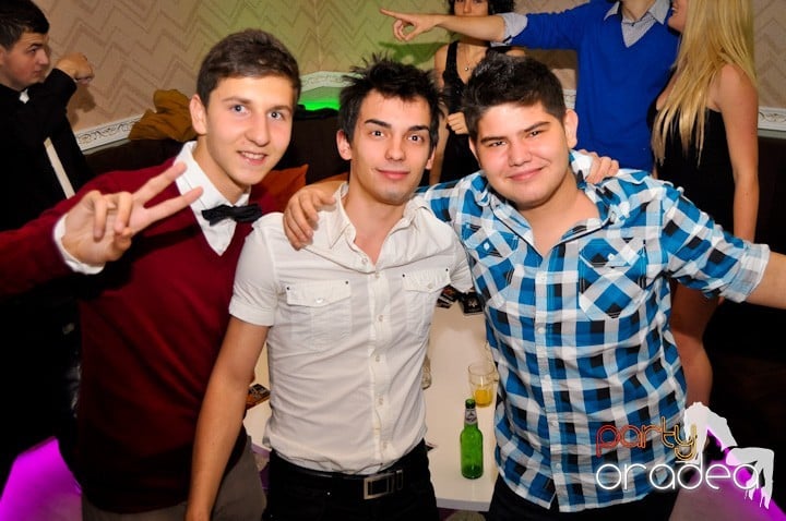 Sâmbătă seara se petrece în Heat,