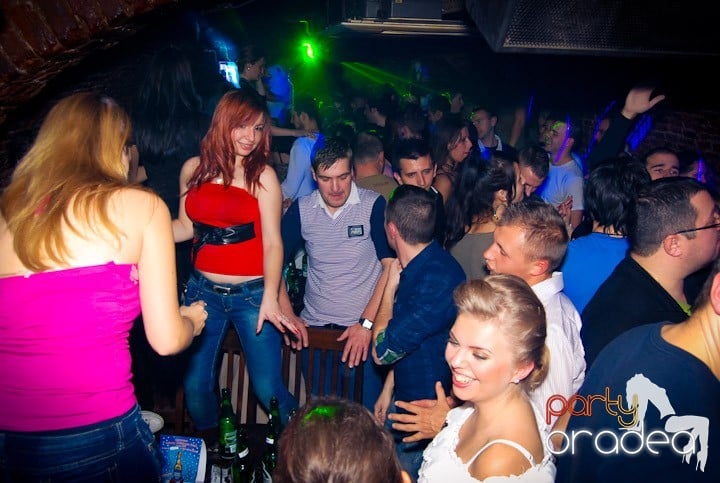 Saturday Night Party în Club Escape,