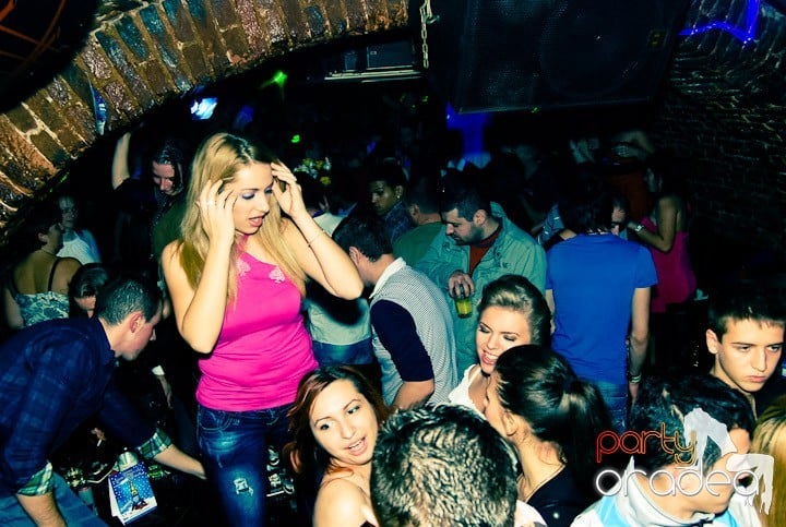 Saturday Night Party în Club Escape,
