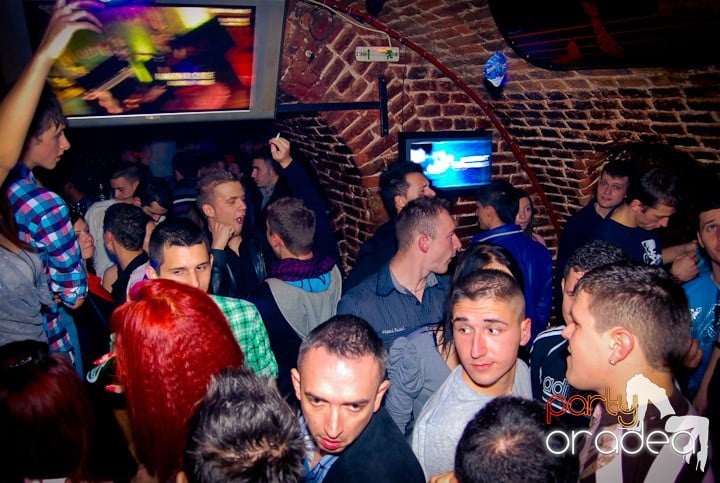 Saturday Night Party în Club Escape,