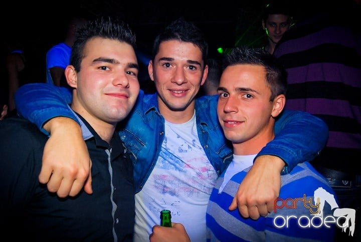 Saturday Night Party în Club Escape,