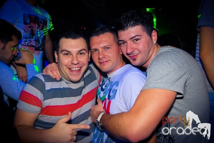 Saturday Night Party în Club Escape,