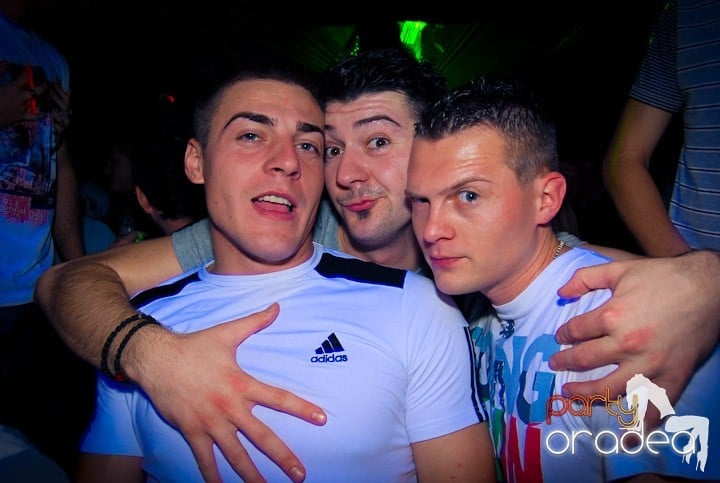 Saturday Night Party în Club Escape,