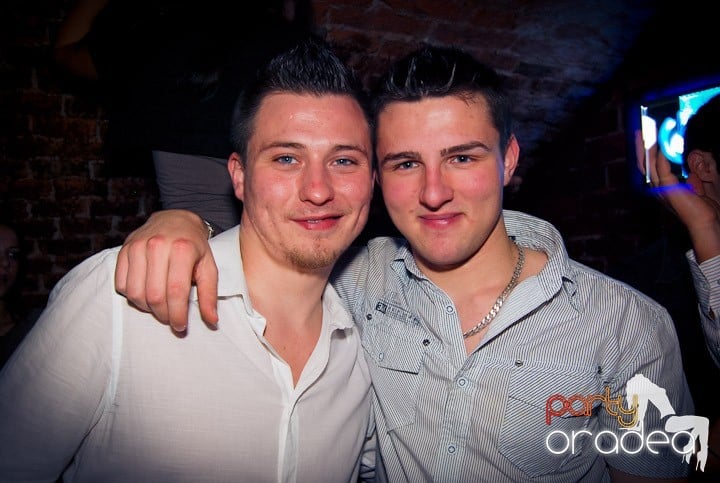 Saturday Night Party în Club Escape,