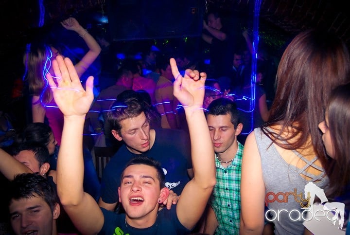Saturday Night Party în Club Escape,