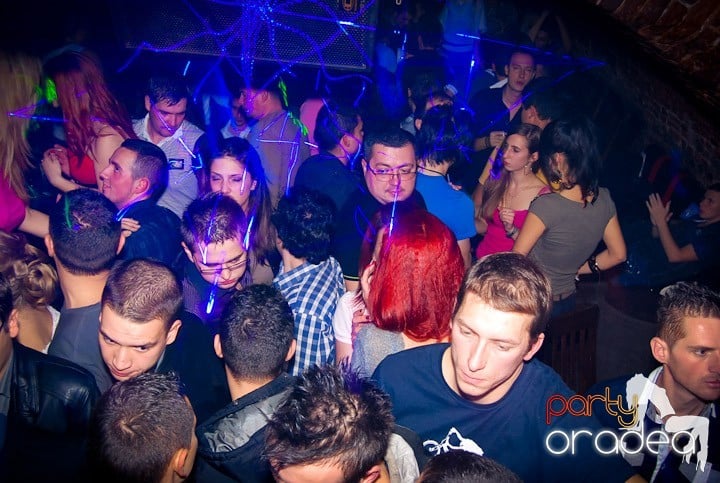 Saturday Night Party în Club Escape,
