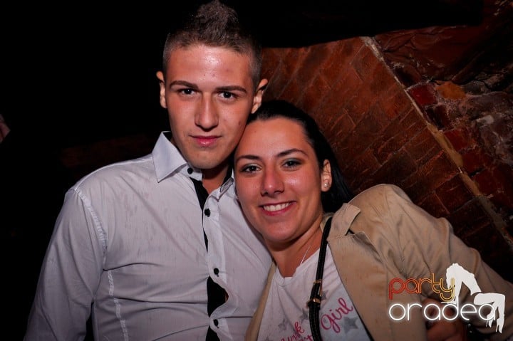 Saturday Night Party în Escape,