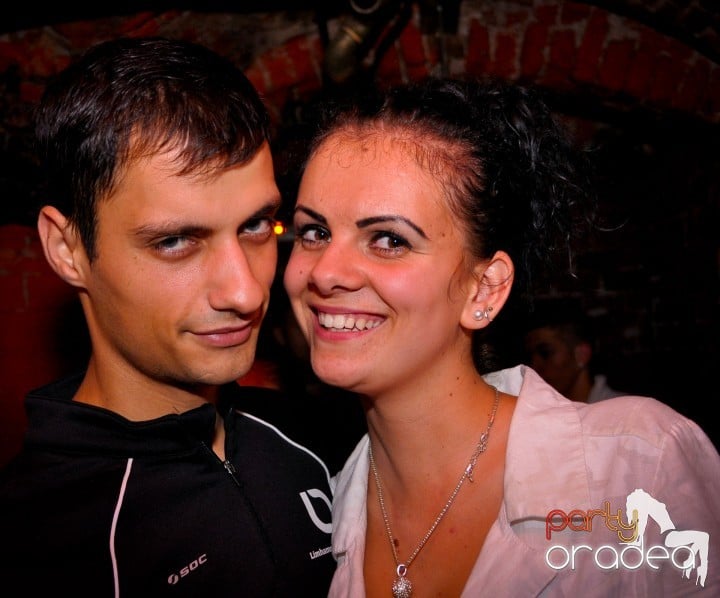 Saturday Night Party în Escape,