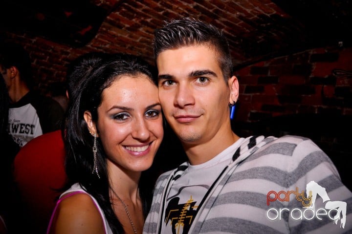 Saturday Night Party în Escape,