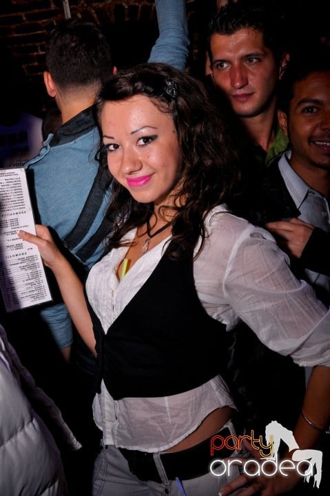 Saturday Night Party în Escape,