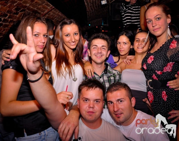Saturday Night Party în Escape,