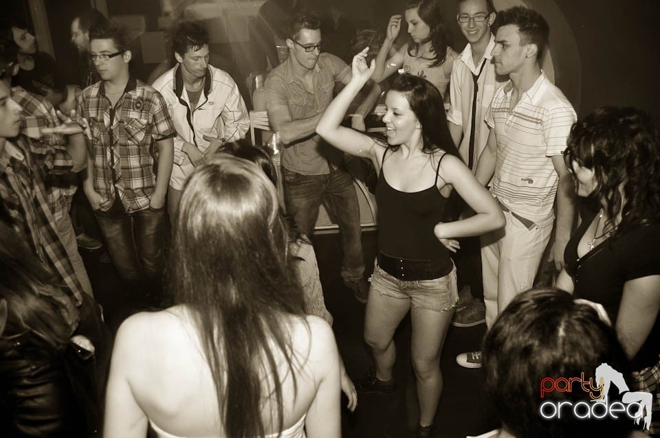 Saturday Night Show în Club Atti's, 