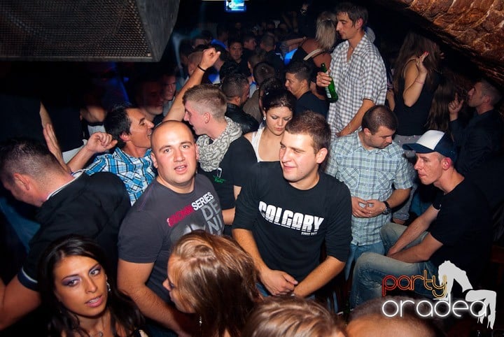 Saturday Party @ Escape,