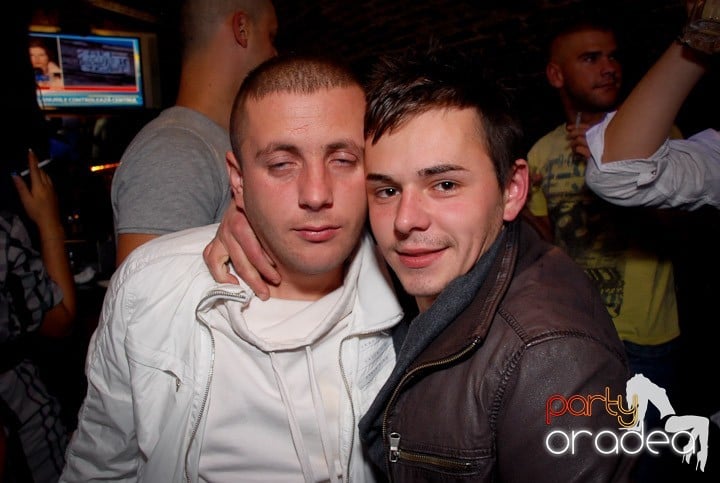 Saturday Party @ Escape,