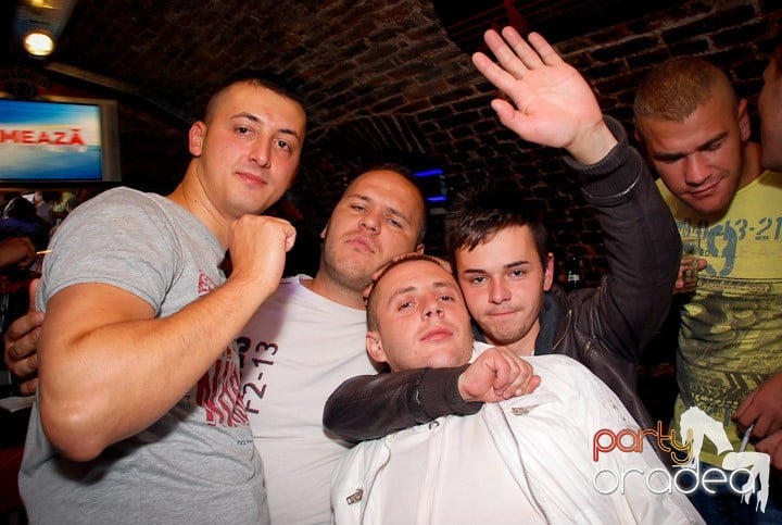 Saturday Party @ Escape, 