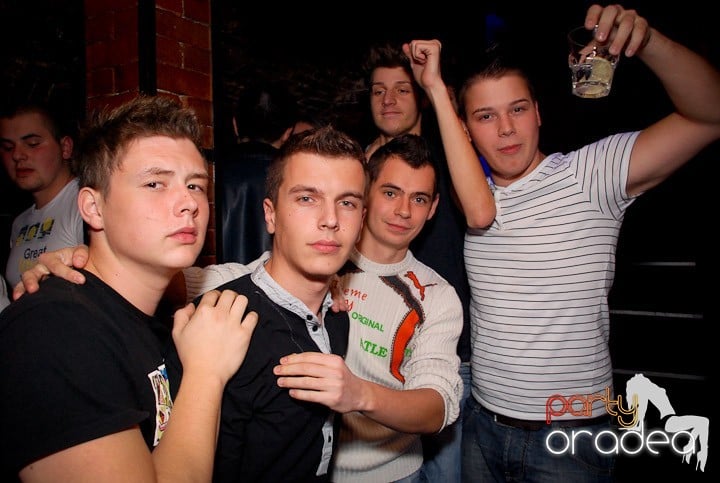 Saturday Party @ Escape, 