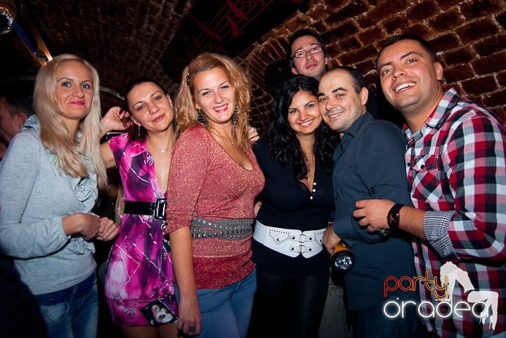 Saturday Party @ Escape,
