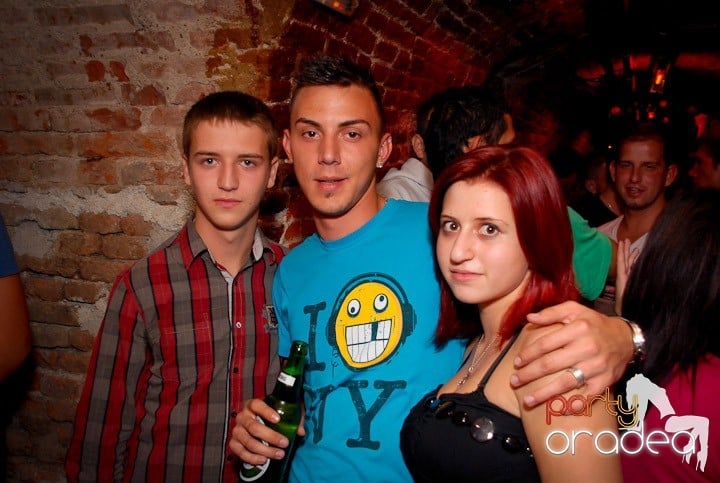 Saturday Party @ Escape, 