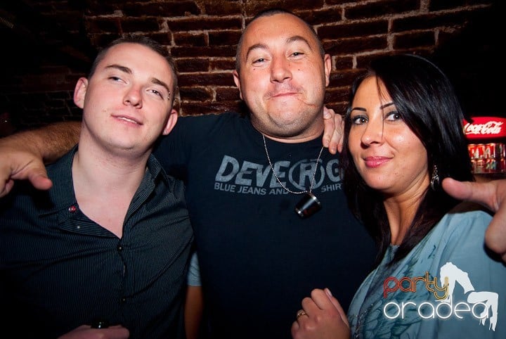 Saturday Party @ Escape, 
