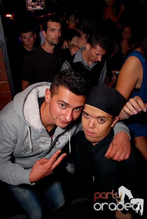 Saturday Party @ Escape,