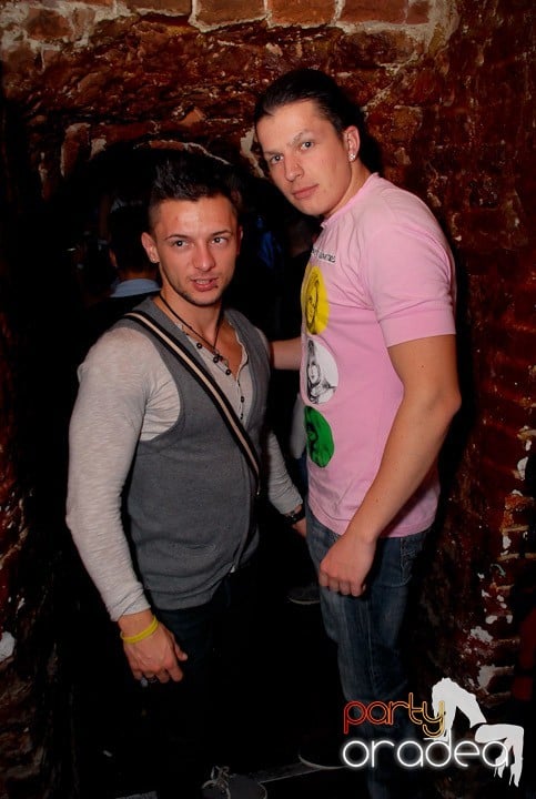 Saturday Party @ Escape,