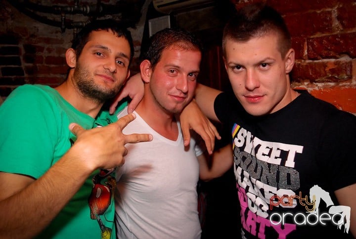 Saturday Party @ Escape, 