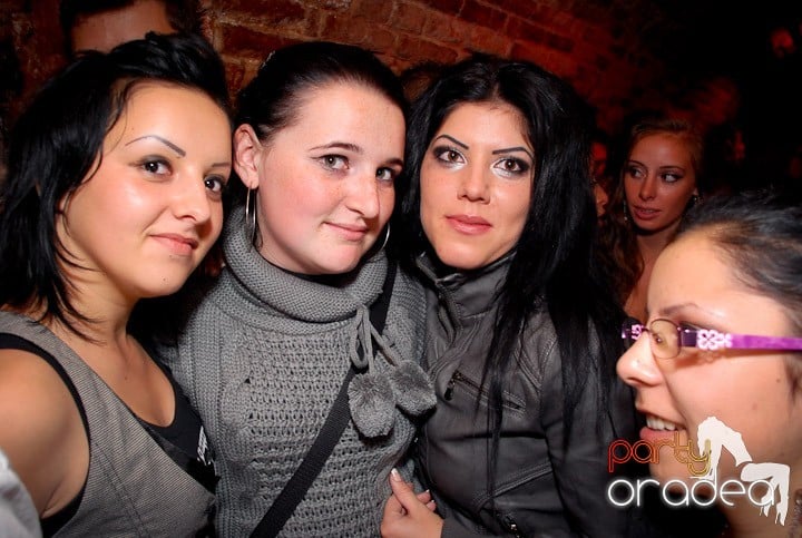 Saturday Party @ Escape, 