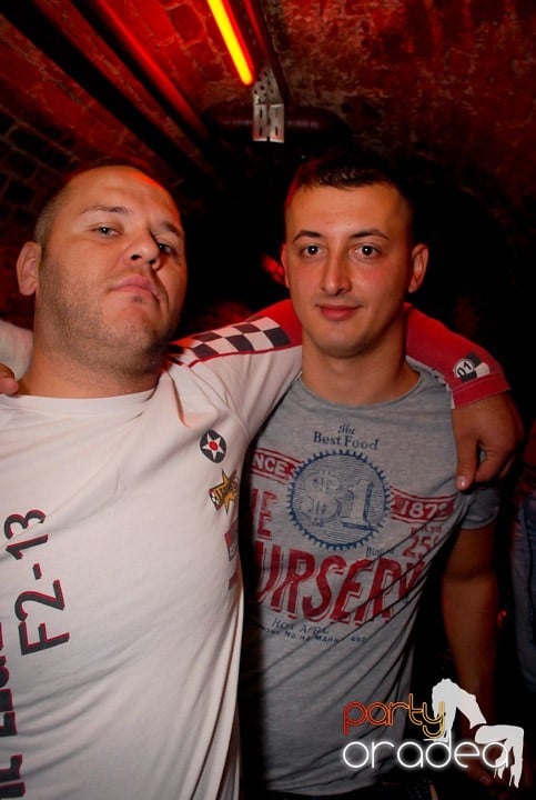Saturday Party @ Escape,