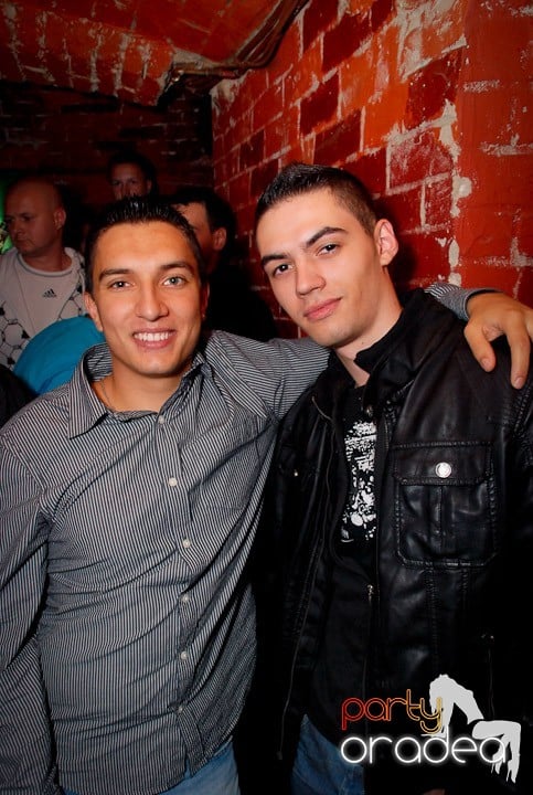 Saturday Party @ Escape,