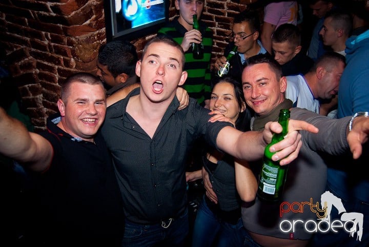 Saturday Party @ Escape, 