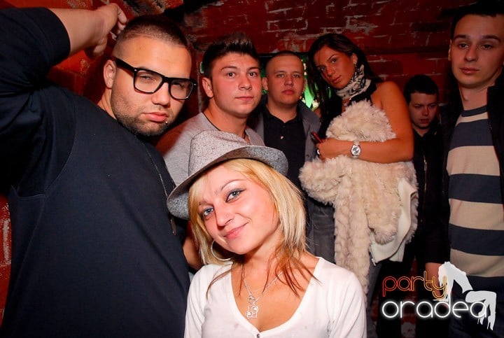 Saturday Party @ Escape, 