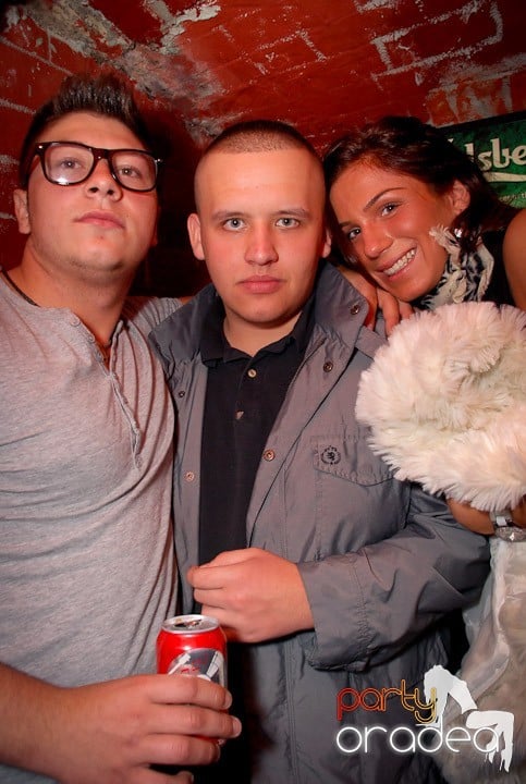 Saturday Party @ Escape, 