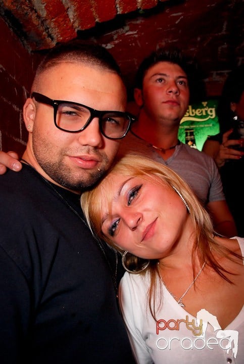 Saturday Party @ Escape,