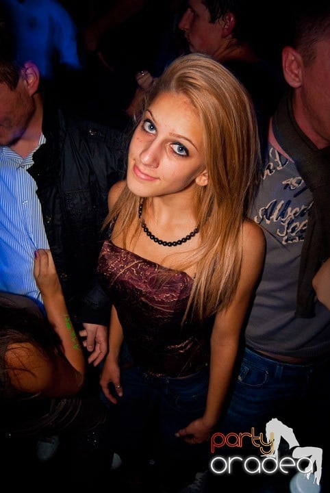 Saturday Party @ Escape,