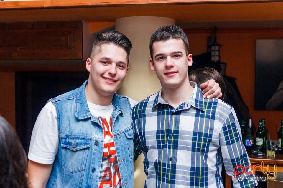 Saturday Party în Window Pub, 