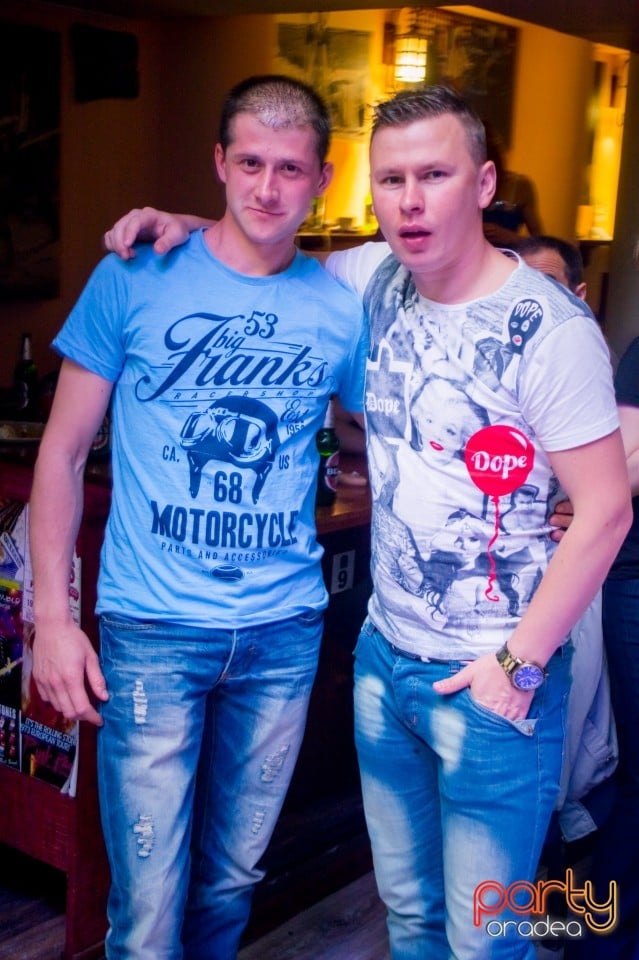 Saturday Party în Window Pub, 