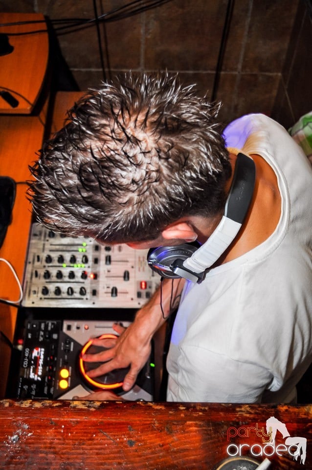 Saturday party, 