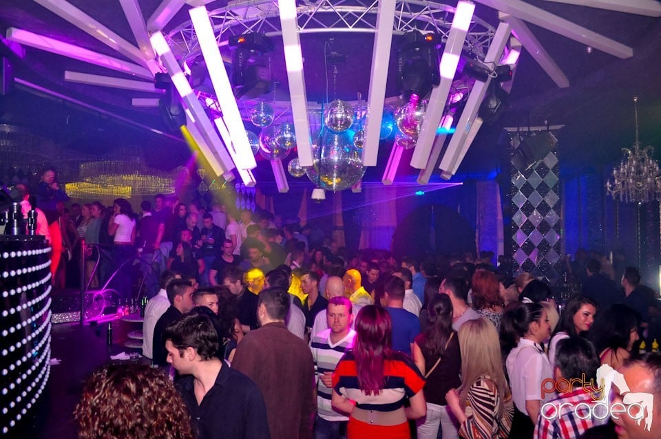 Seară de clubbing în The One,