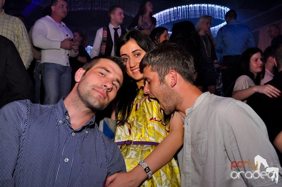 Seară de clubbing în The One,