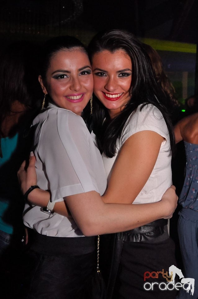 Seară de clubbing în The One,