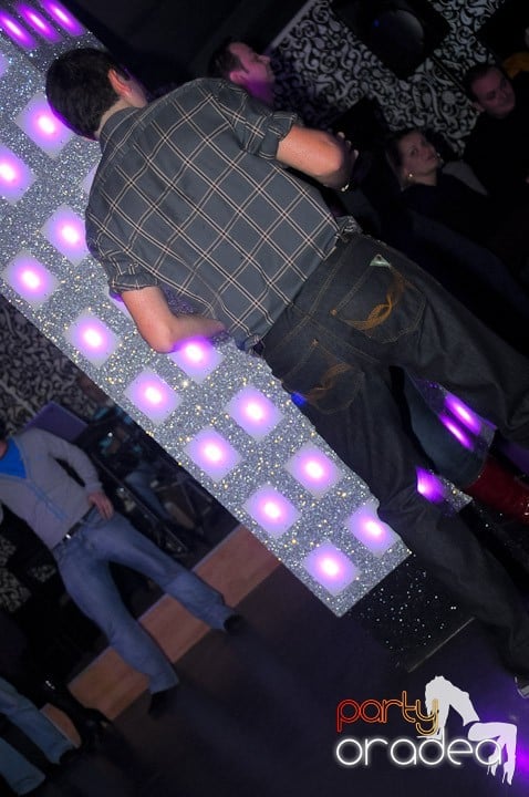 Seară de dans în Club Life,