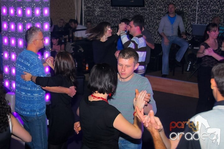 Seară de dans în Club Life,