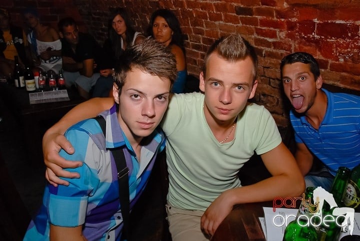 Seară de joi în Club Escape,