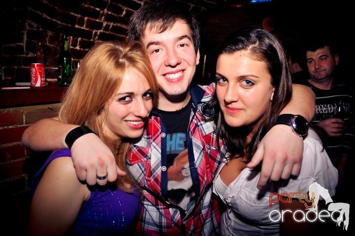 Seară de joi în Club Escape,