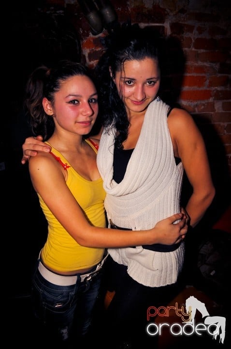 Seară de joi în Club Escape,