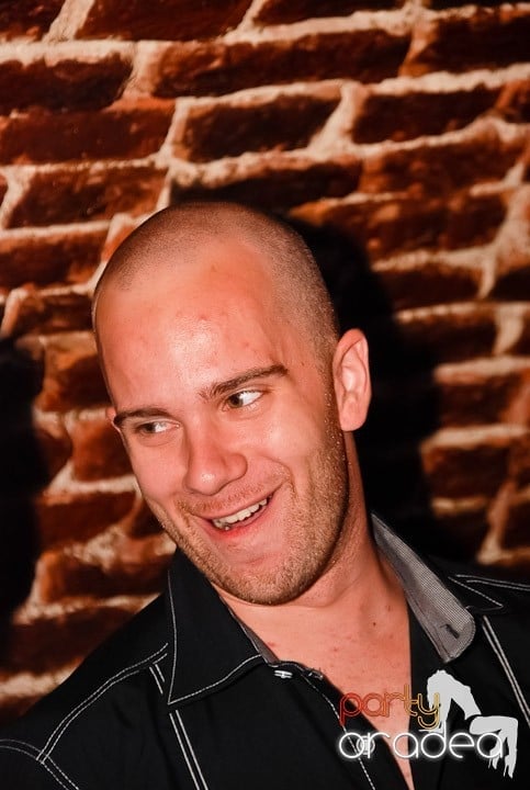 Seară de joi în Club Escape,