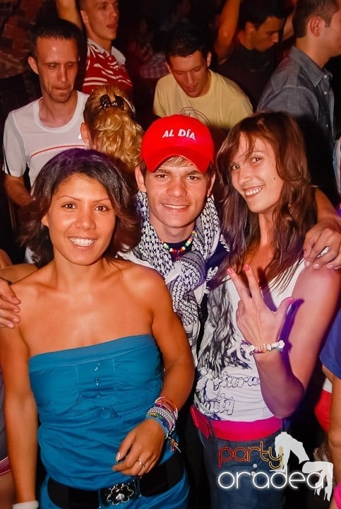 Seară de joi în Club Escape,