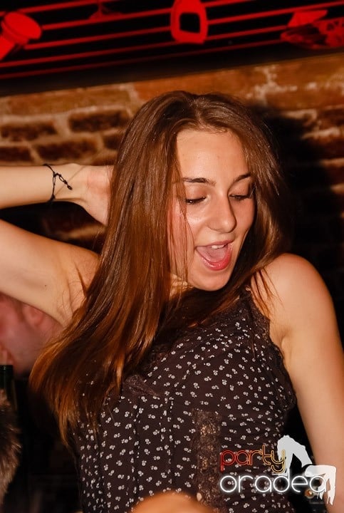 Seară de joi în Club Escape,
