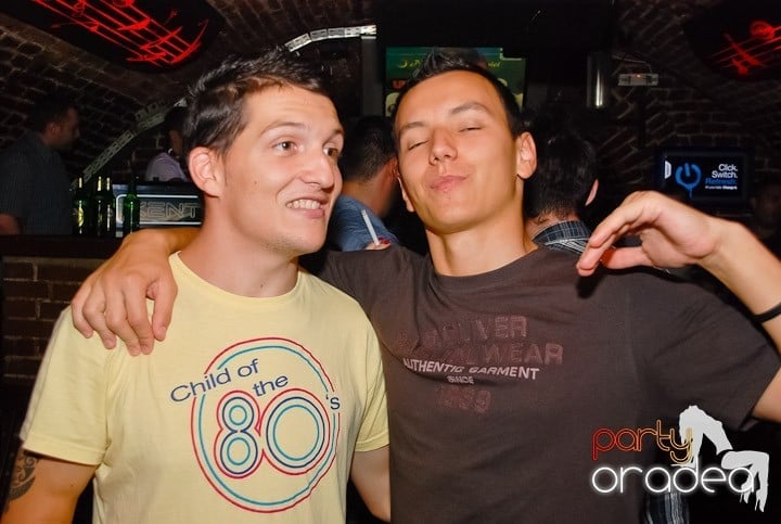 Seară de joi în Club Escape,