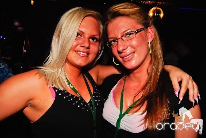 Seară incendiară în Club Escape,